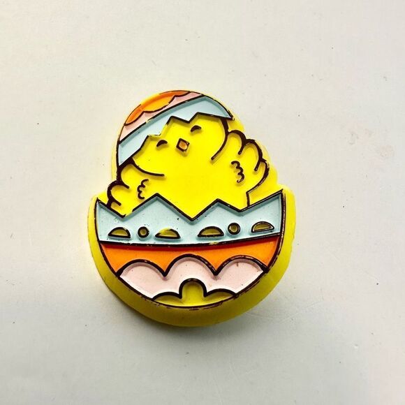 Hallmark Vintage Easter chick pin - Picture 6 of 6